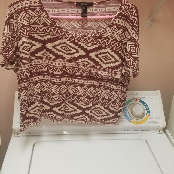 Crop top - Picture 1 of 3